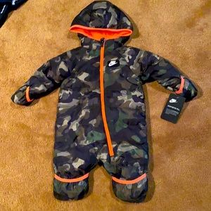 Nike warm / bunting suit